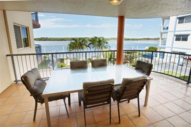 On The River Apartments Maroochydore Kamer foto
