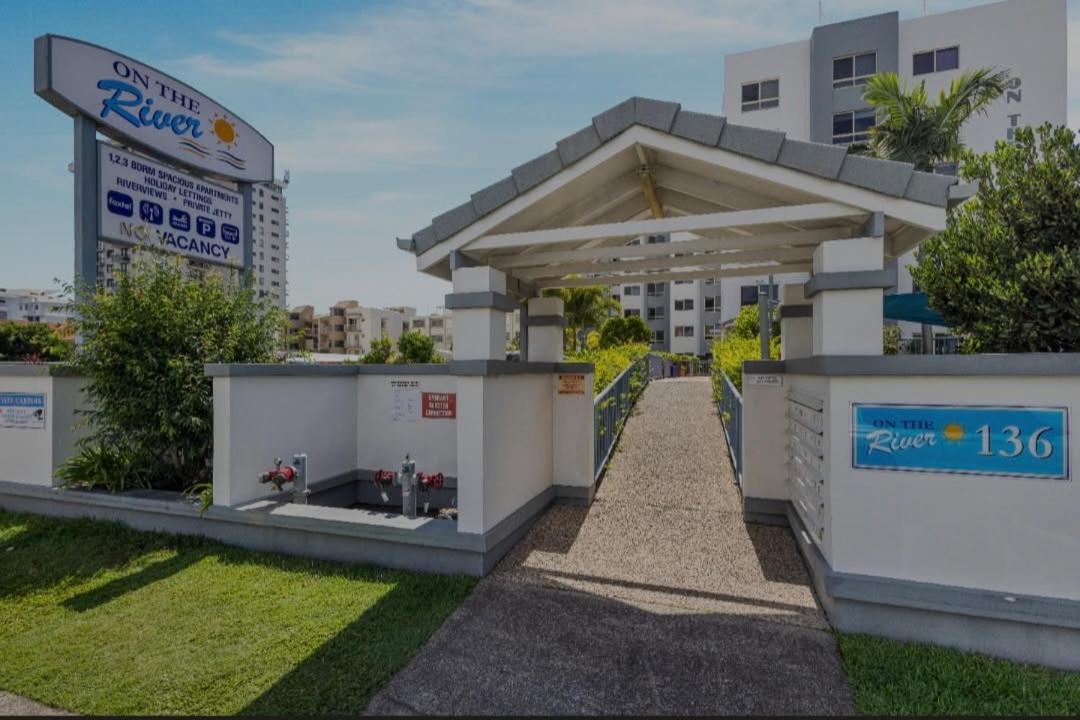 On The River Apartments Maroochydore Buitenkant foto